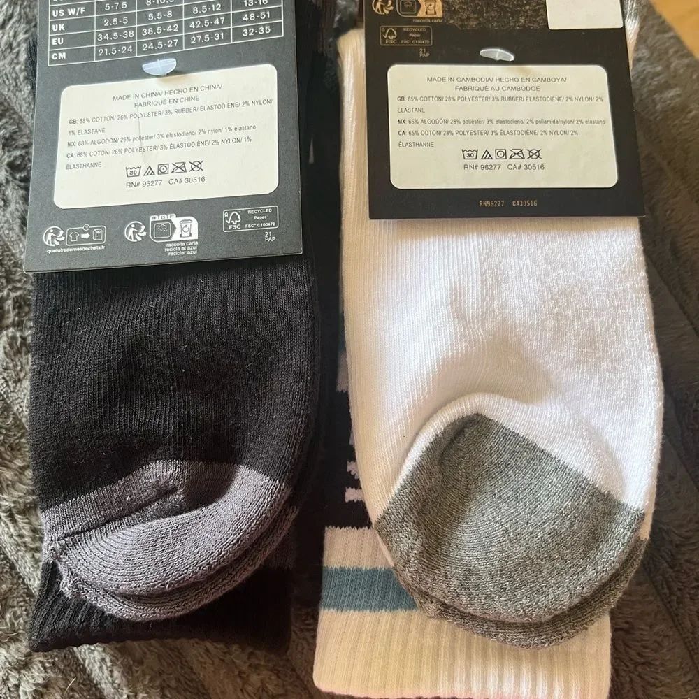 Vans Two-Pack Crew Socks - Picture 4 of 4